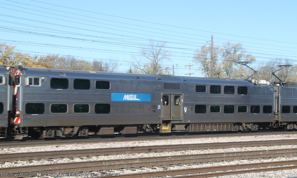 Departing Southbound Metra Train #115